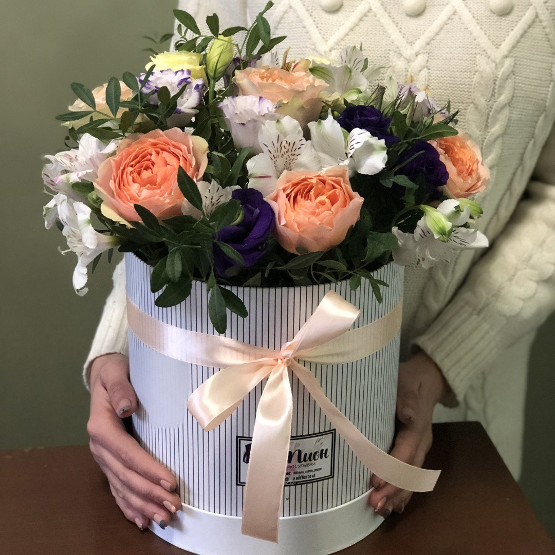 Композиция в шляпной коробке Женское счастье